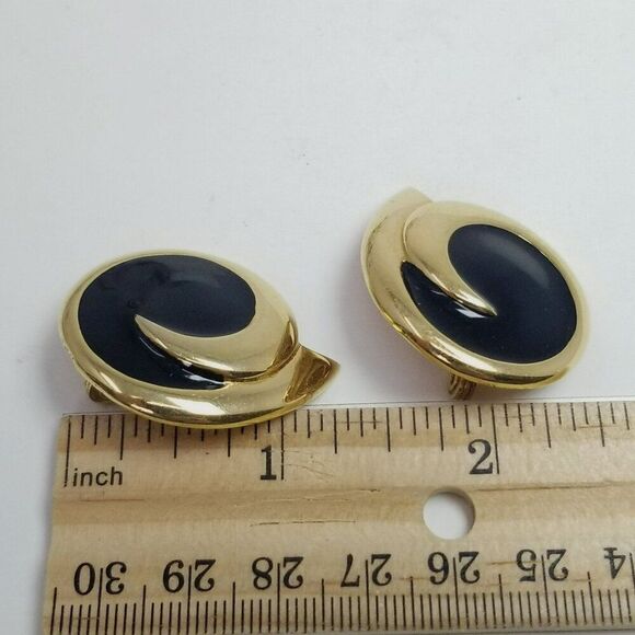 Vintage 1980s Monet Black Enamel Gold Tone Clip On Statement Earrings, Estate - Picture 6 of 8